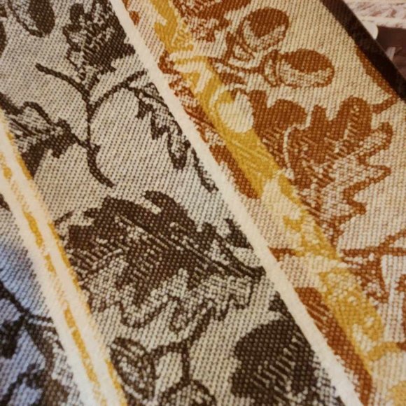 Gorgeous Fall Table Runner & Napkin set -Acorn/Leave Jacquard~ NEW! - Picture 2 of 6